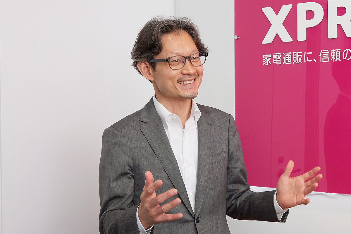 代表取締役社長 稲積 憲